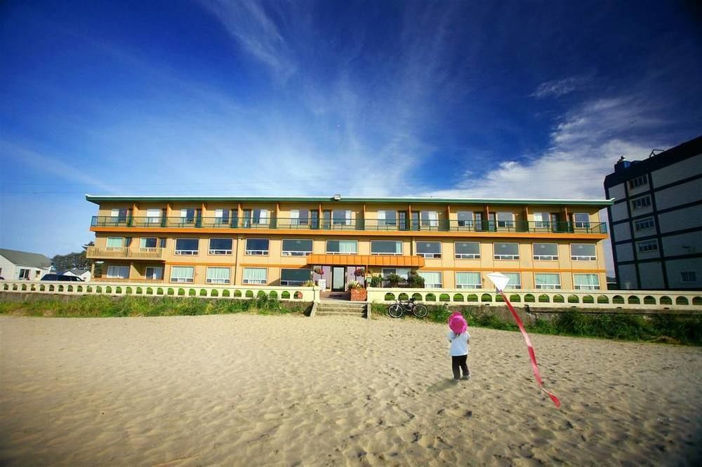 Seashore Inn On The Beach Seaside Exteriér fotografie